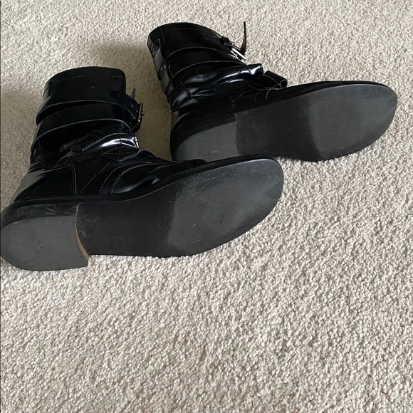 Celine Boots - Patent Leather combat boots with buckles. - Picture 4 of 9